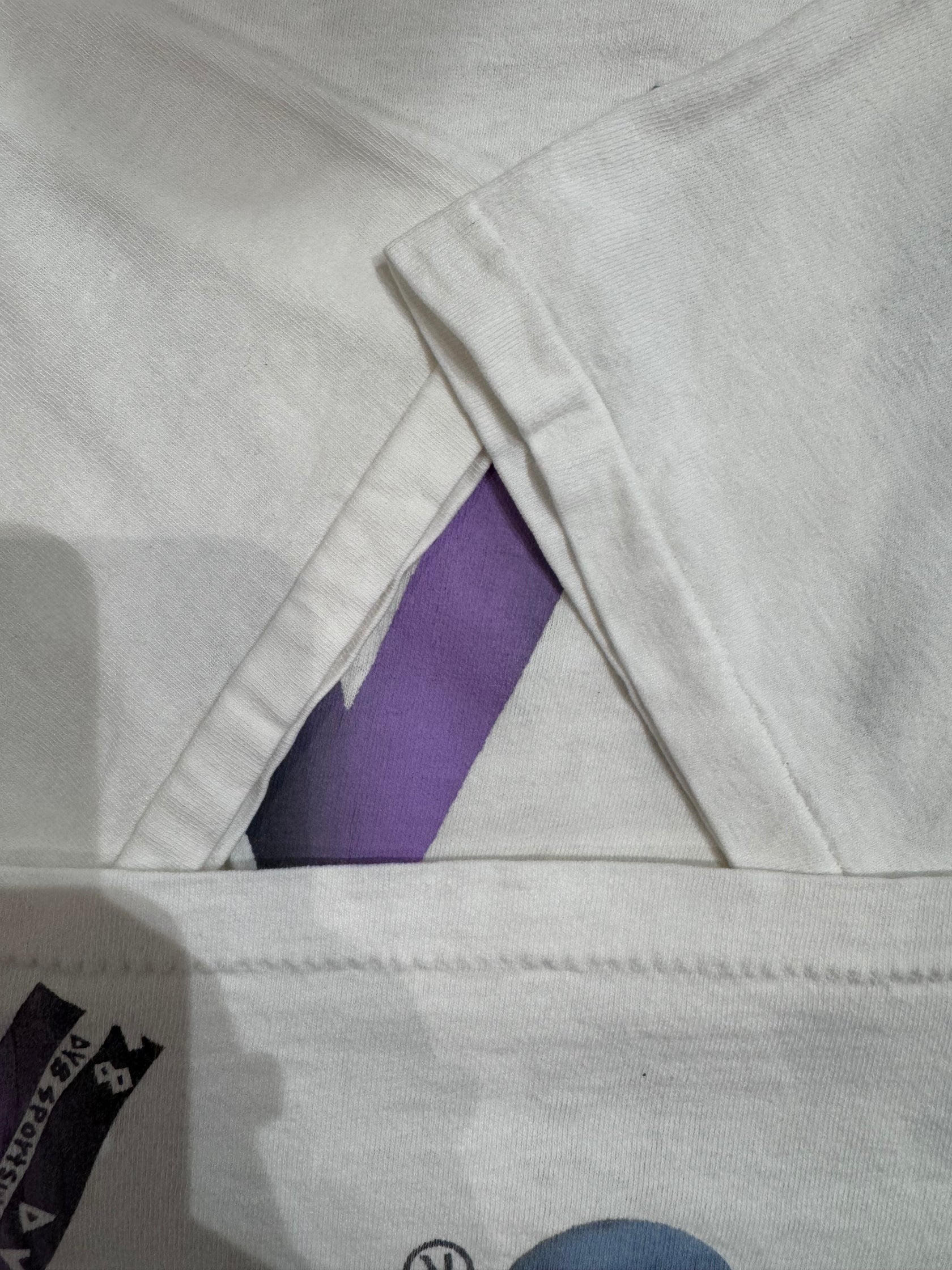 90’s「DV8」USA製 ホワイトTシャツ