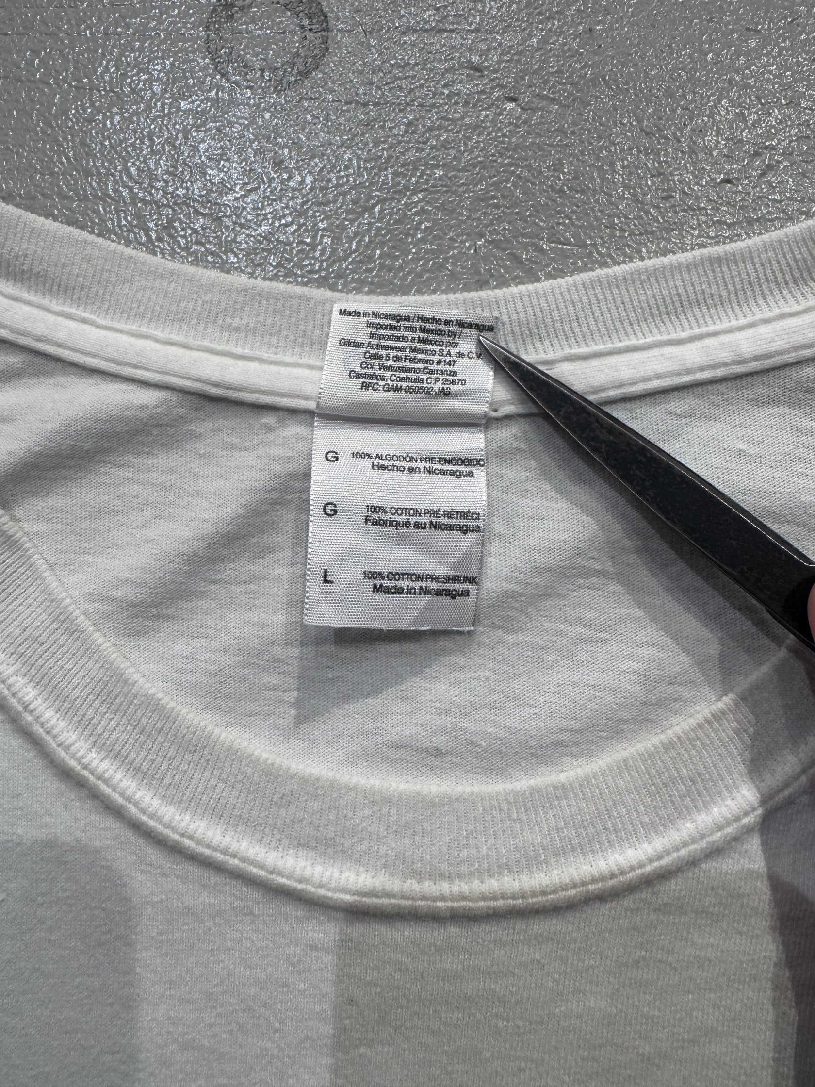 90’s~00’s「rainbow graphic」ホワイトTシャツ