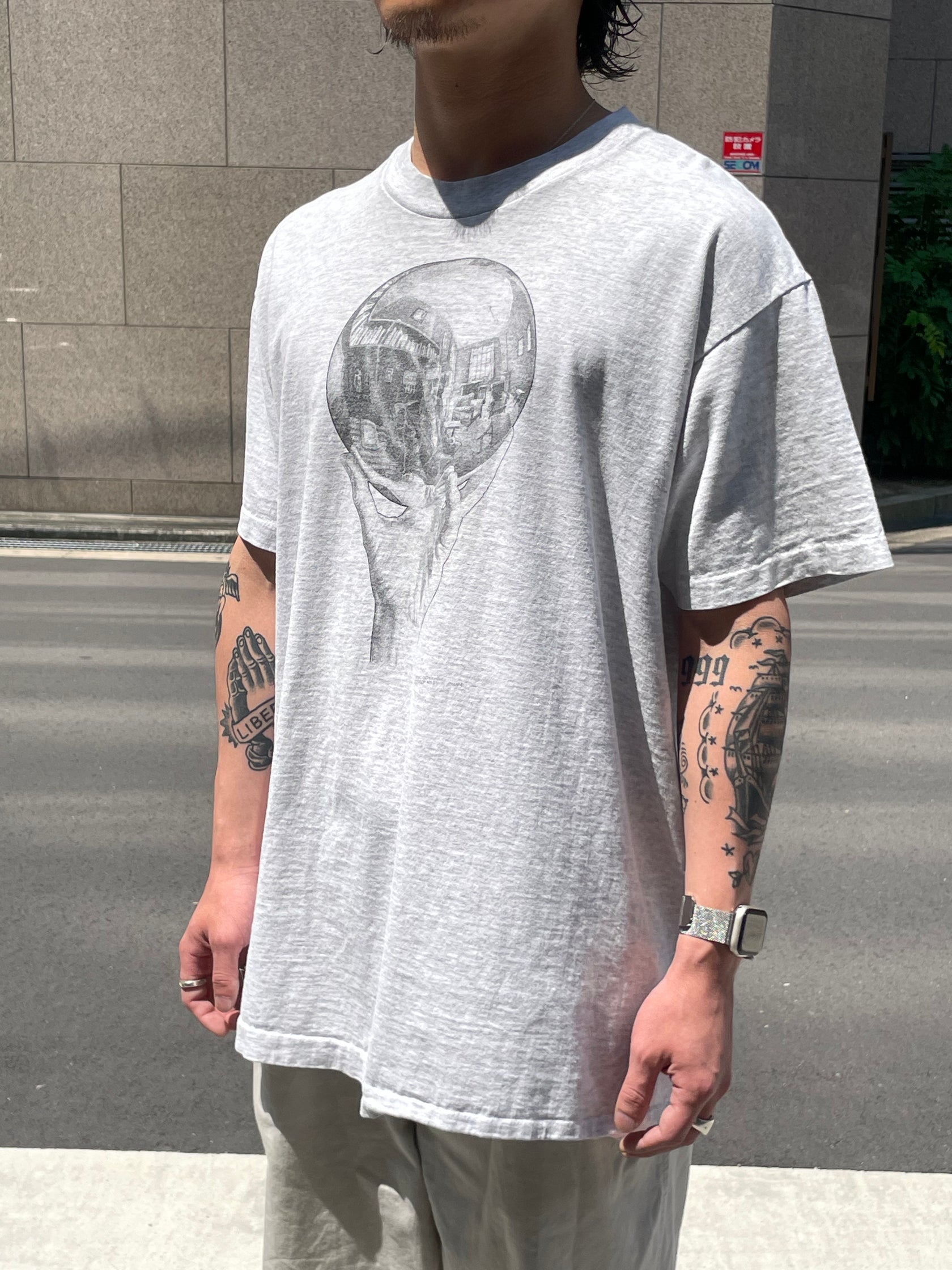 00's M.C. ESCHER「上昇と下降 」アートTシャツ