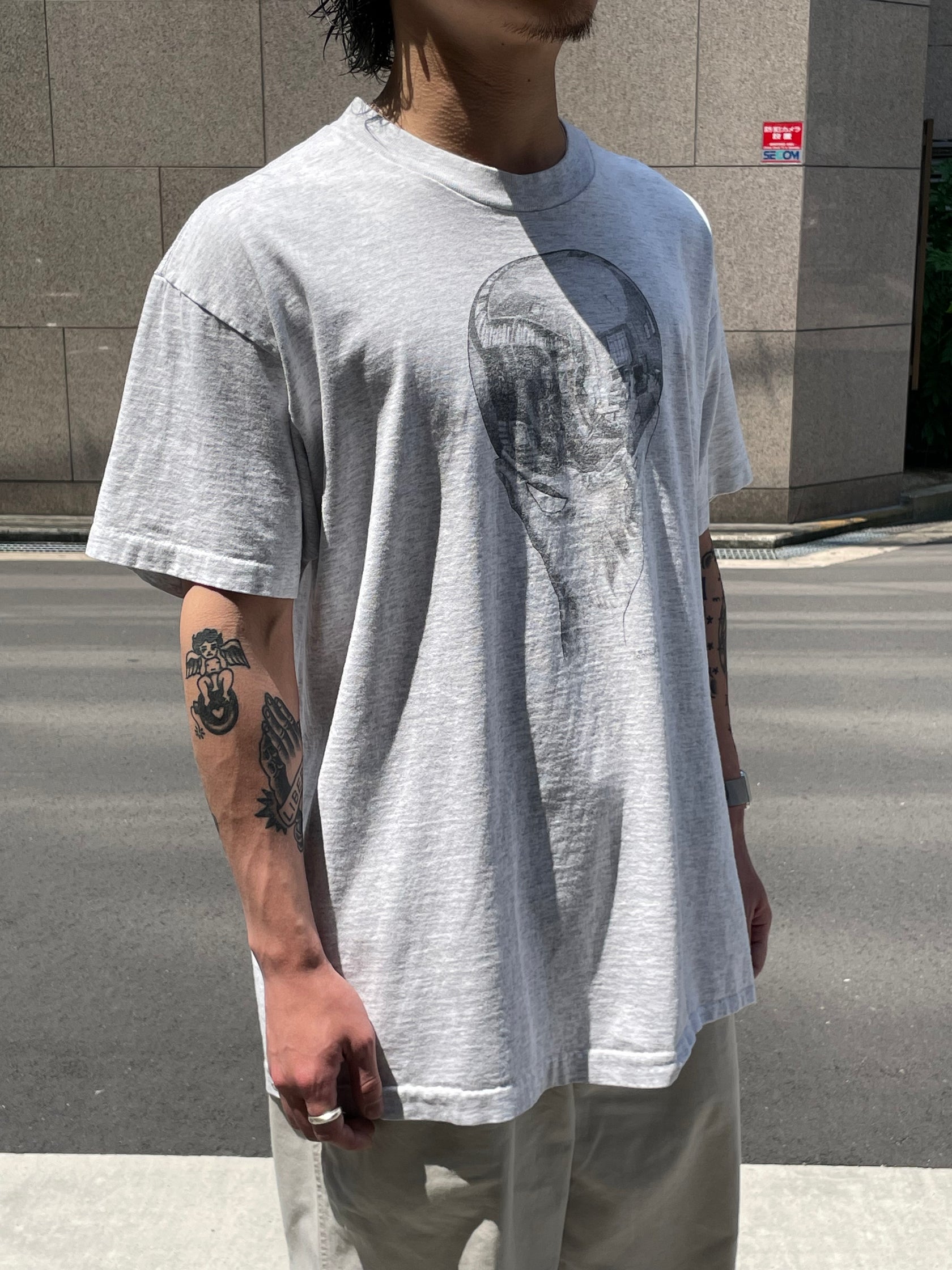 00's M.C. ESCHER「上昇と下降 」アートTシャツ