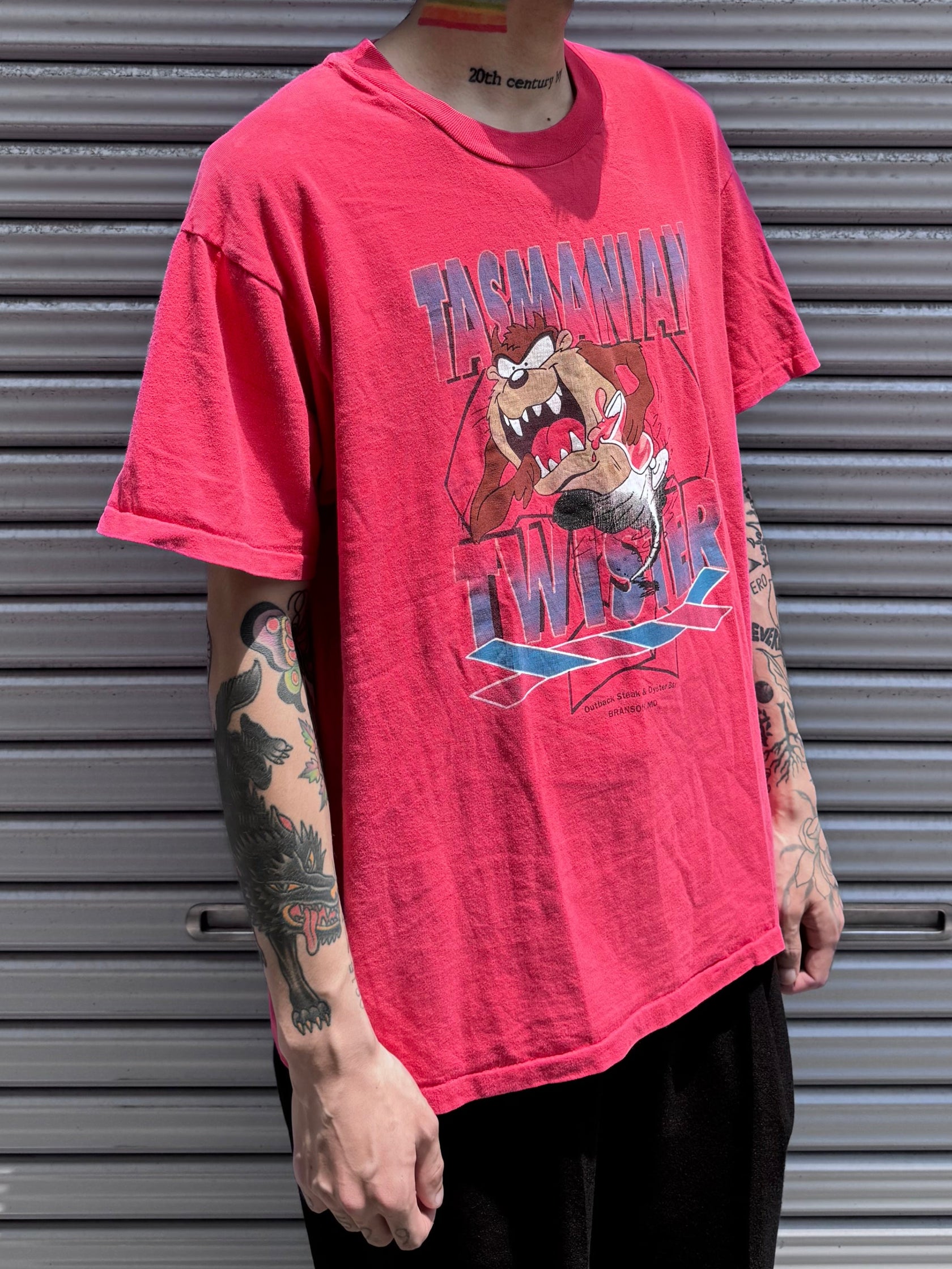 90’s~00’s LOONEY TUNES 「Tasmanian Twister × Outback Steak & Oyster Bar」USA製 キャラクターTシャツ