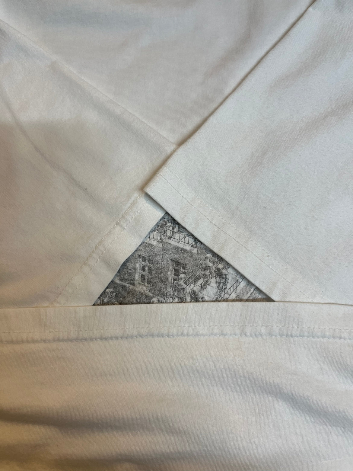 00's M.C. ESCHER「上昇と下降 」アートTシャツ