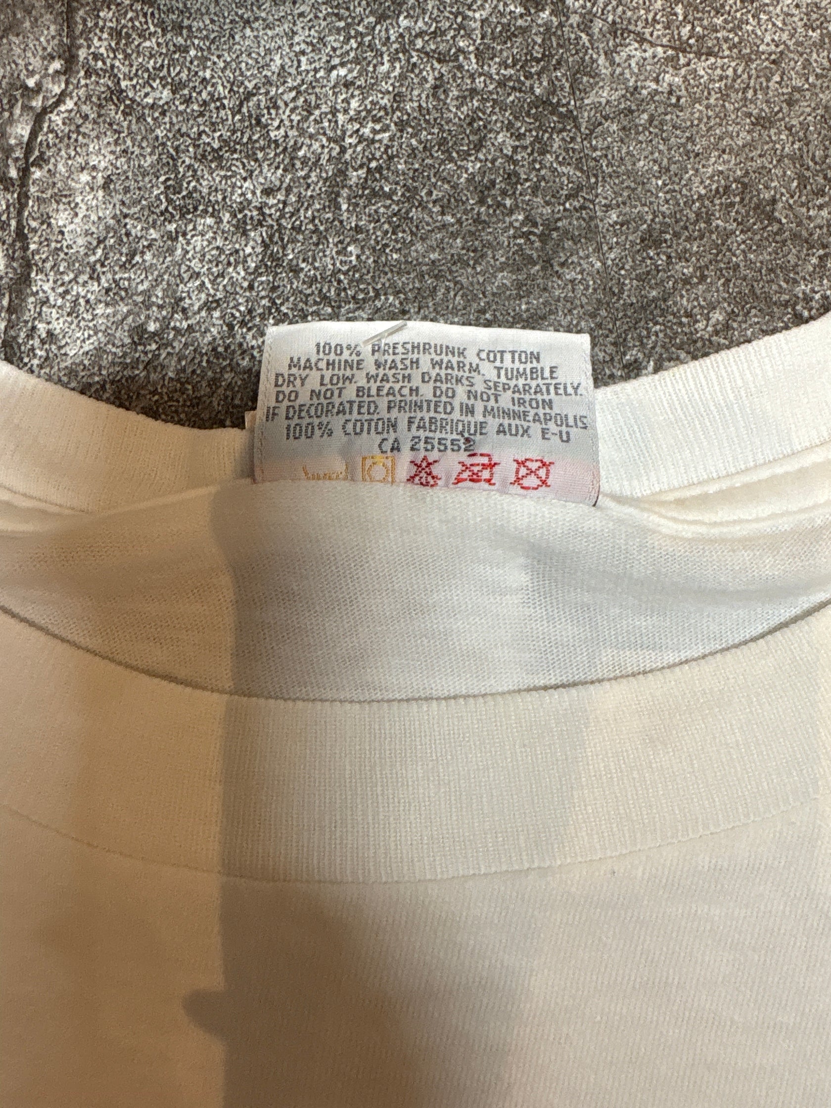 90's Mary Engelbreit「A BOOK IS A PRESENT YOU CAN OPEN AGAIN AND AGAIN」USA製 アートTシャツ