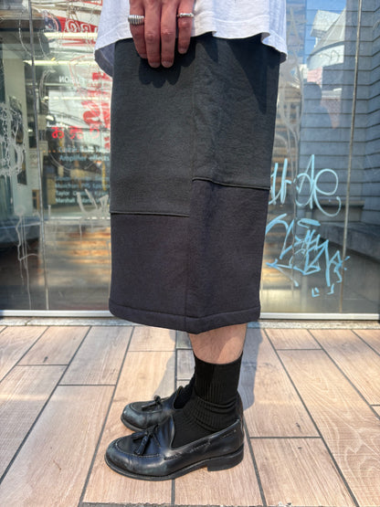 REMAKE  SWEATS DOUBLE KNEE SHORTS