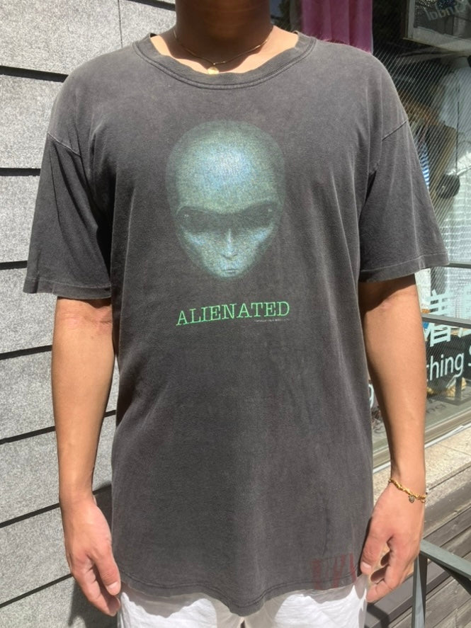 90's BYE DYE「ALIENATED」USA製 グラフィックTシャツ