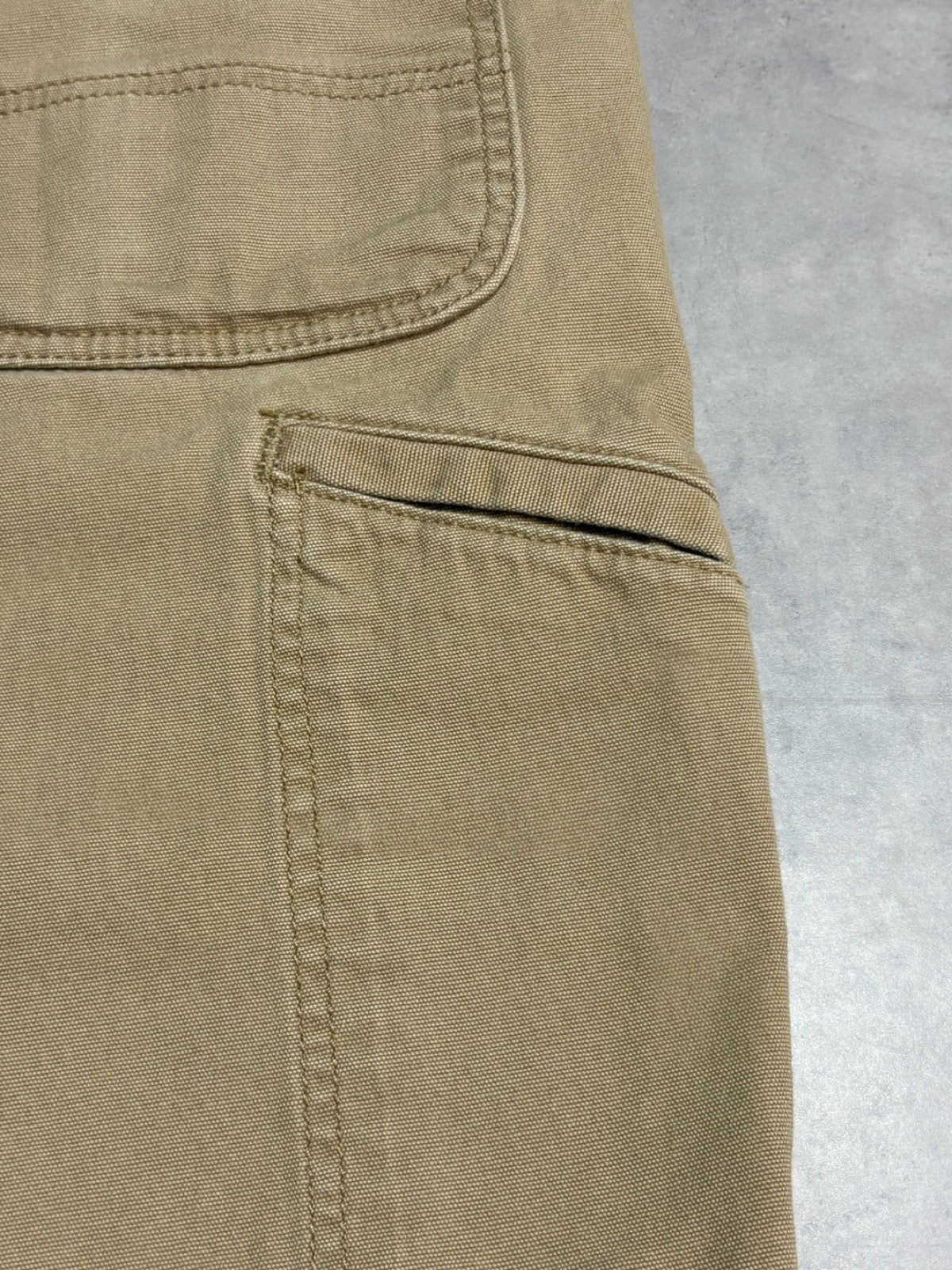 CARHARTT「relaxed fit」ペインターショーツ