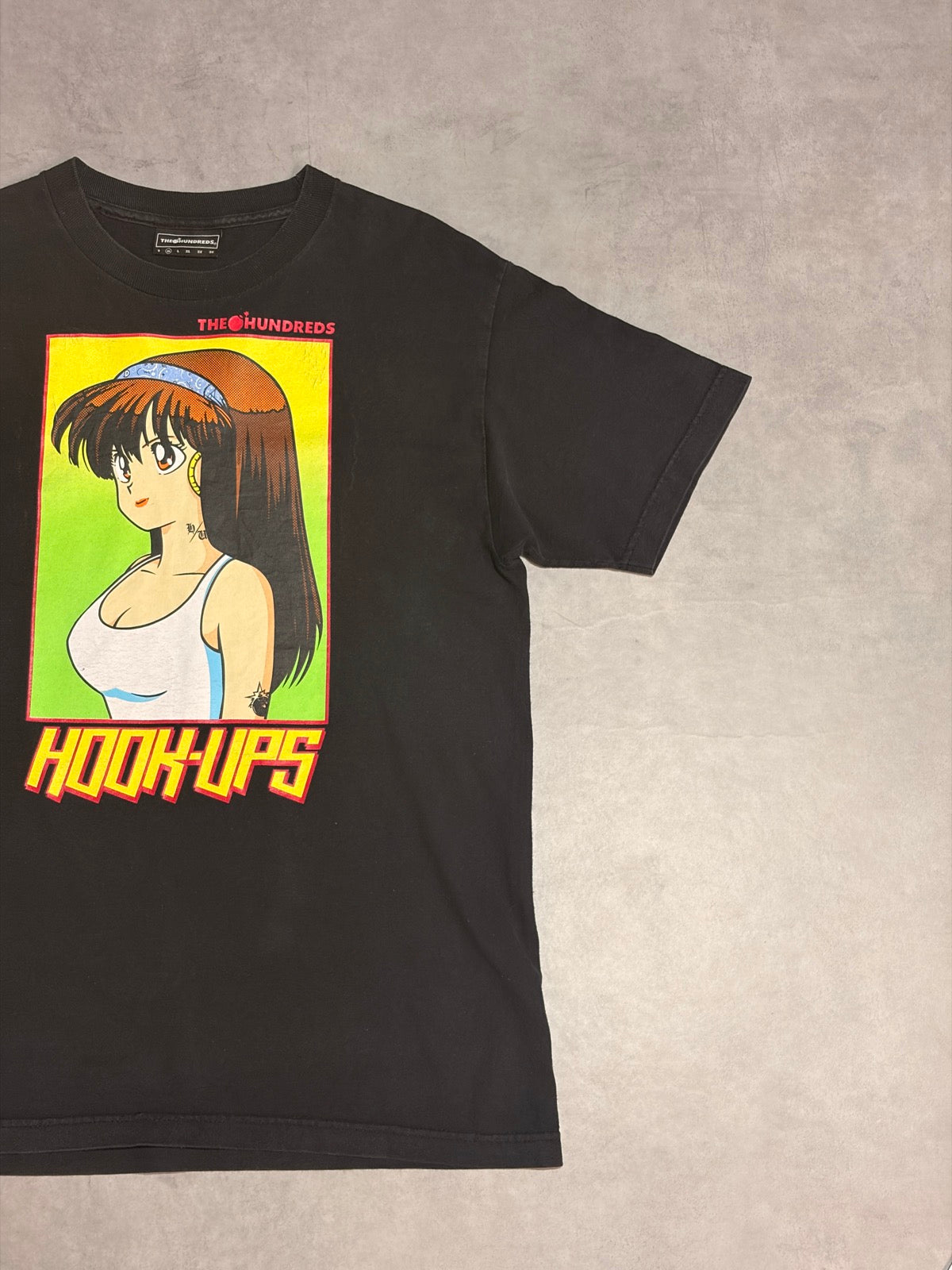 THE HUNDREDS×HOOK UPS「オフィシャルコラボ」キャラクターTシャツ