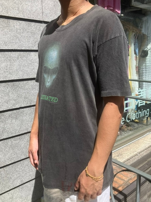 90's BYE DYE「ALIENATED」USA製 グラフィックTシャツ