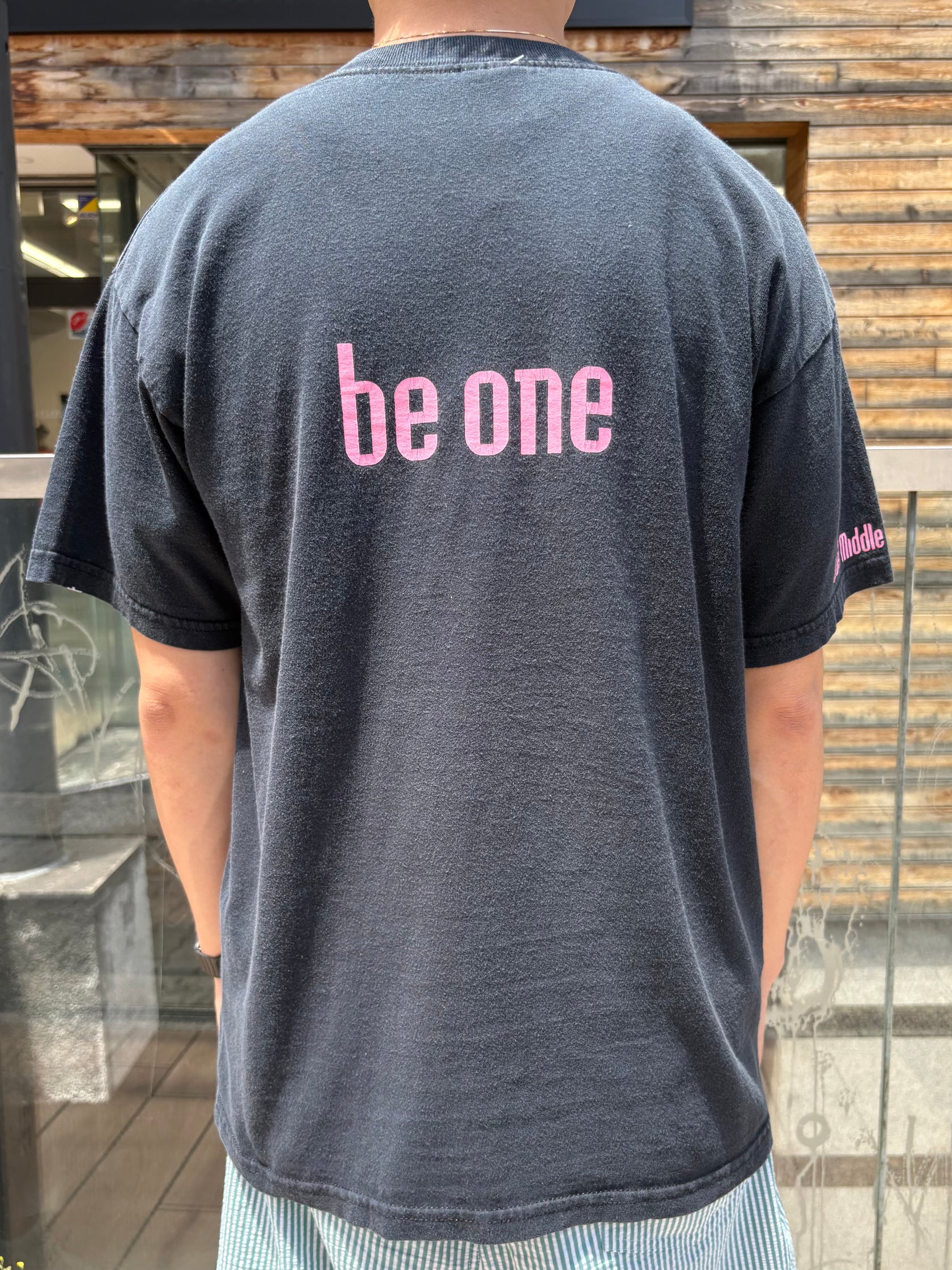 00's 「got friends?」グラフィックTシャツ