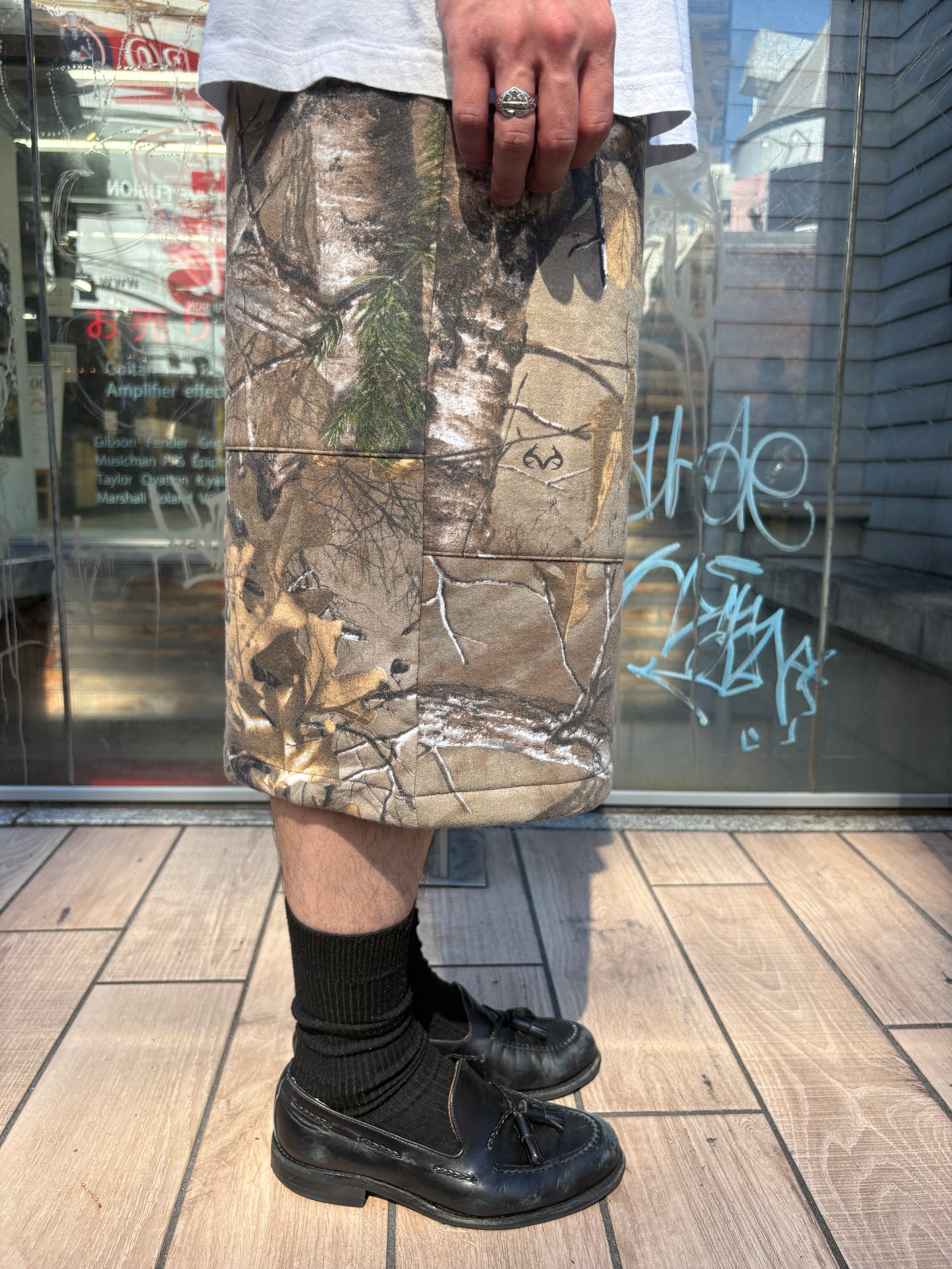 REMAKE  SWEATS DOUBLE KNEE SHORTS