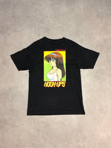 THE HUNDREDS×HOOK UPS「オフィシャルコラボ」キャラクターTシャツ