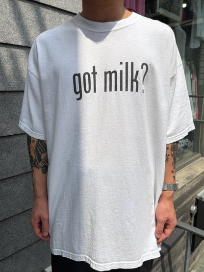 00's Port and Company「got milk」グラフィックTシャツ
