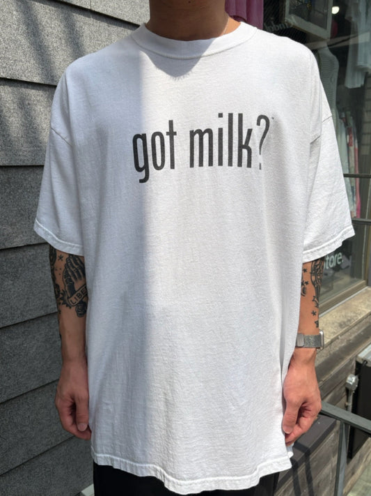 00's Port and Company「got milk」グラフィックTシャツ