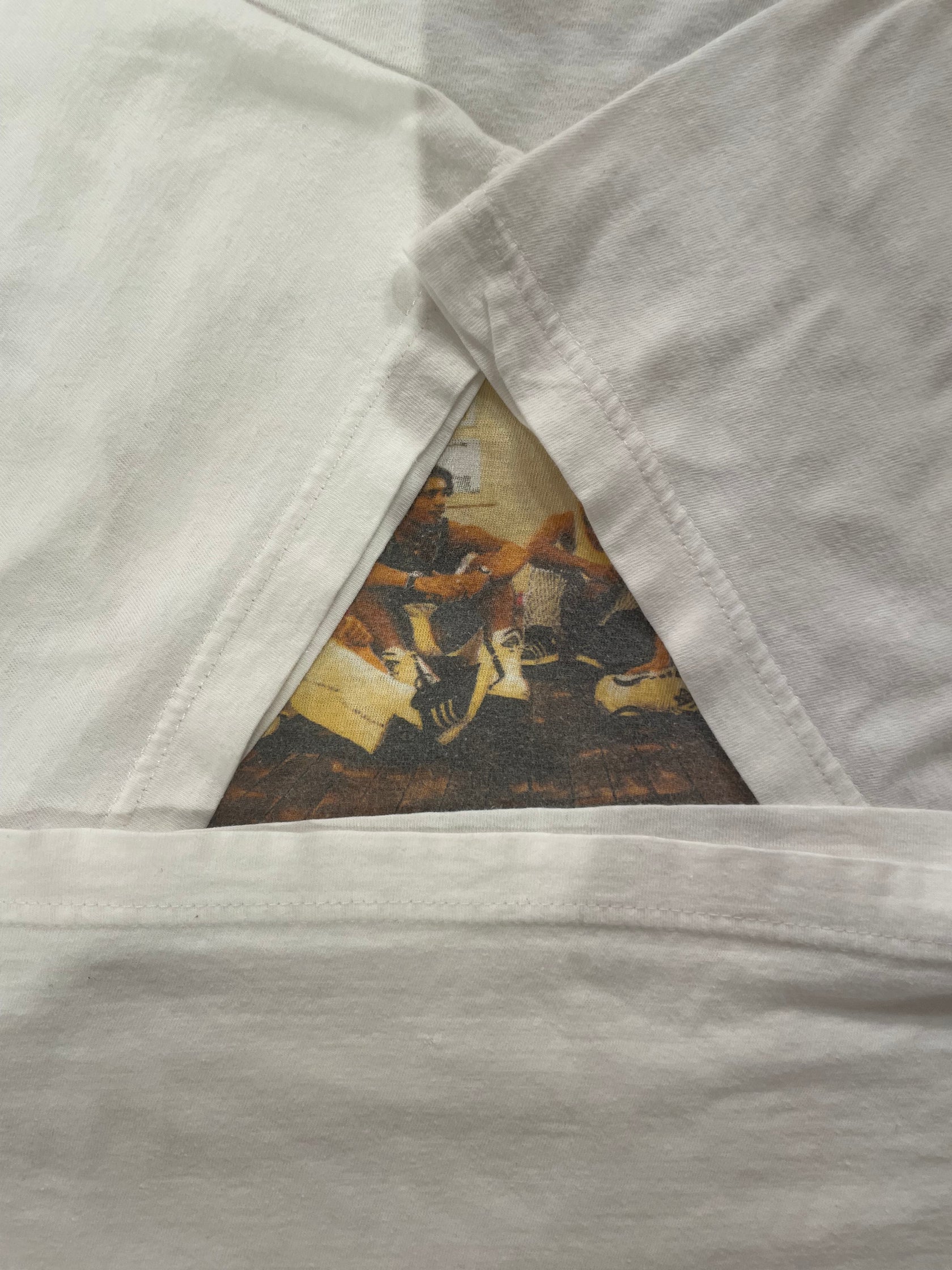 90's「Worlds apart」グラフィックTシャツ