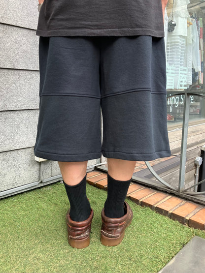 REMAKE  SWEATS DOUBLE KNEE SHORTS