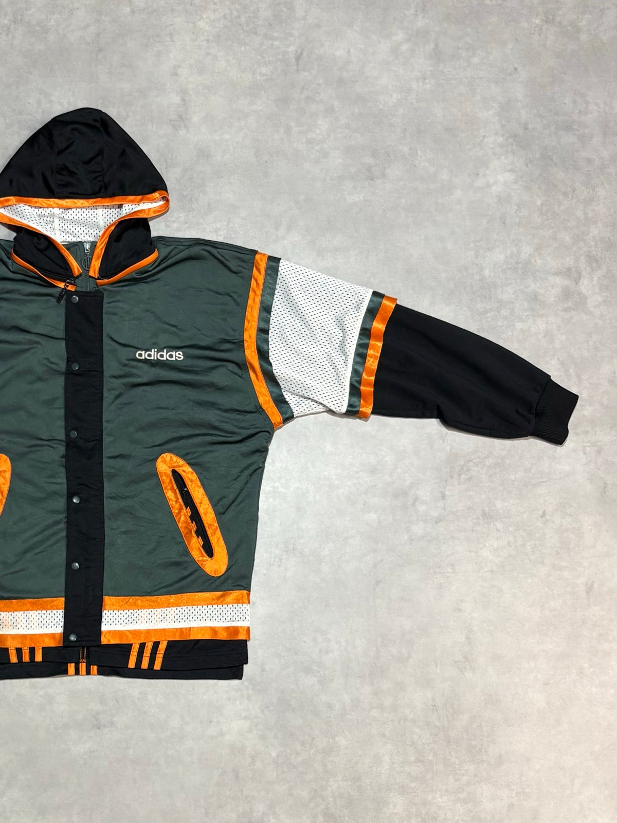90's ADIDAS トラックジャケット