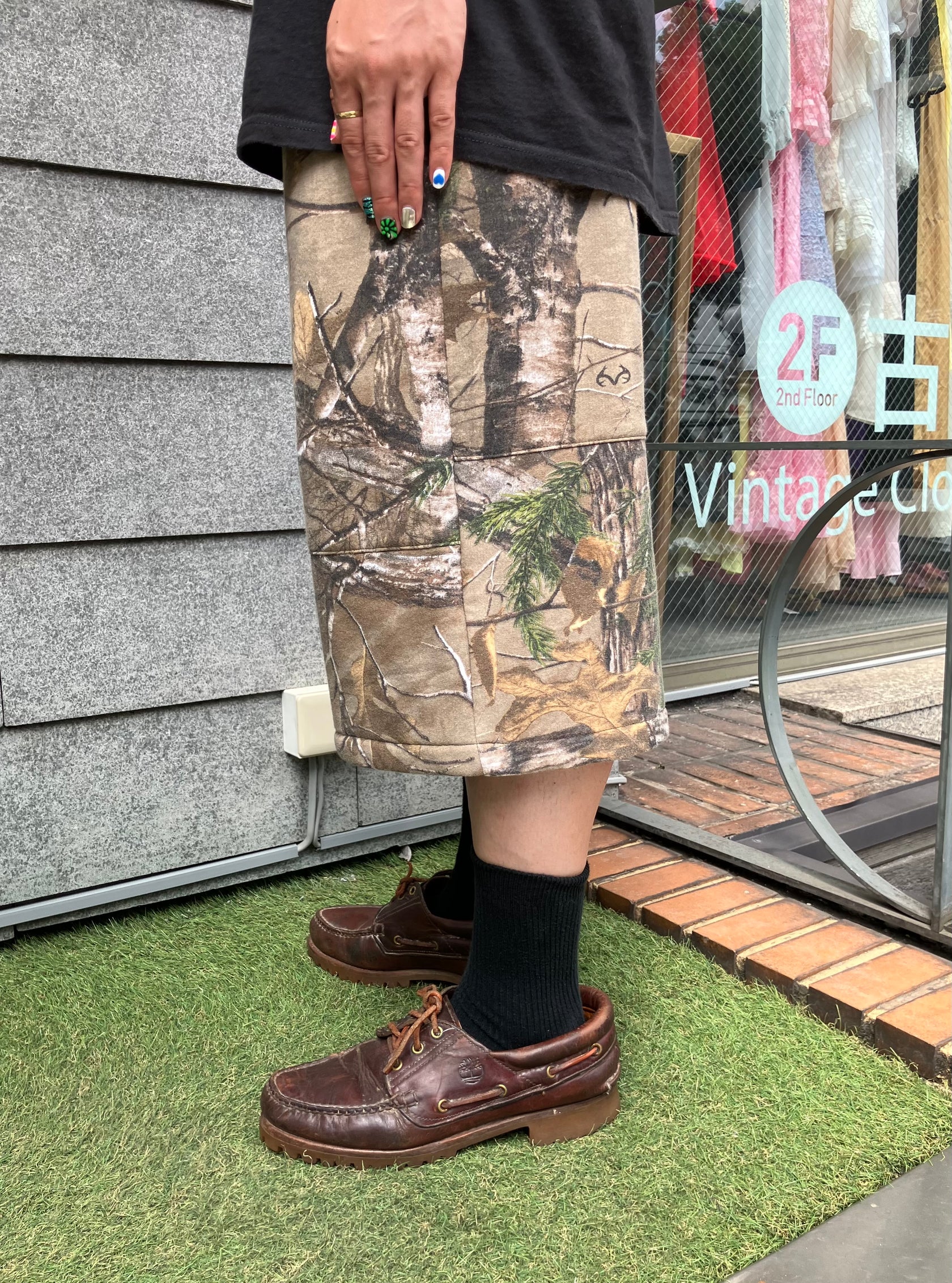 REMAKE  SWEATS DOUBLE KNEE SHORTS