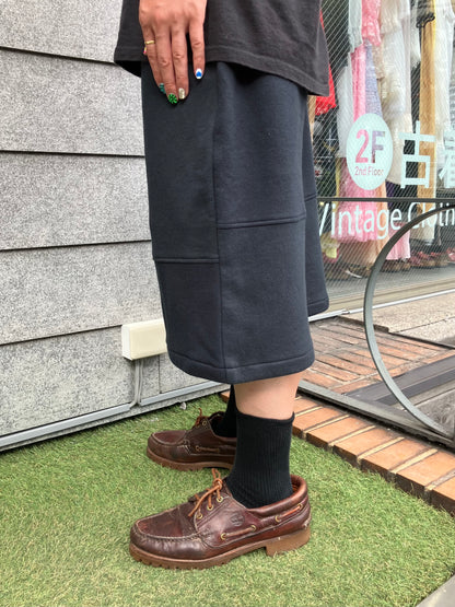 REMAKE  SWEATS DOUBLE KNEE SHORTS