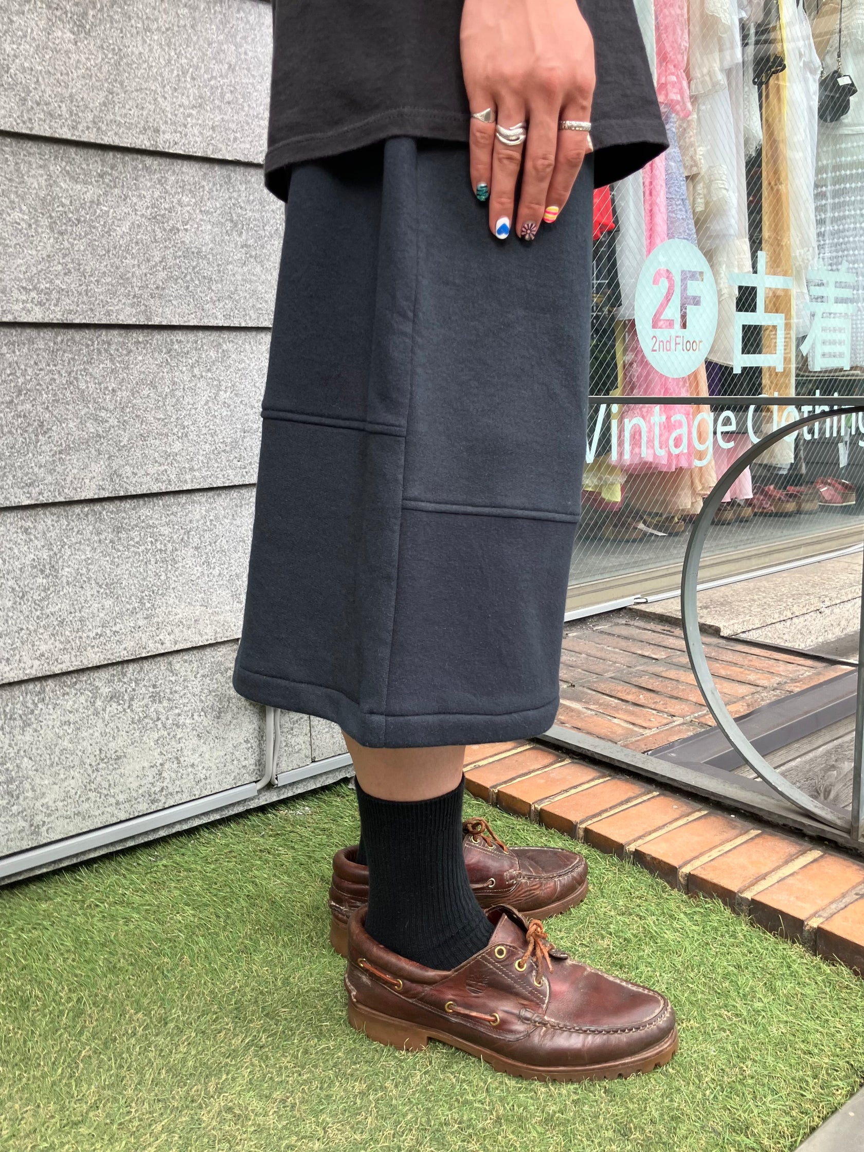REMAKE  SWEATS DOUBLE KNEE SHORTS