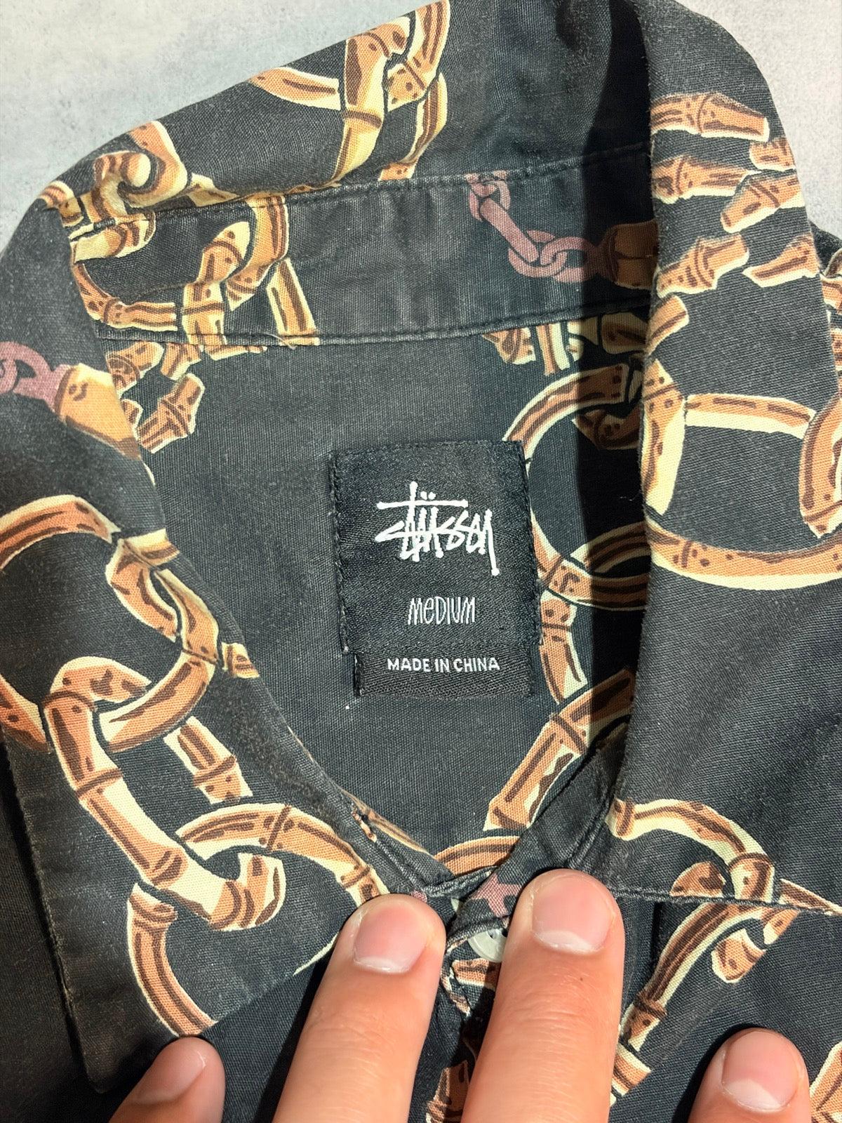 STUSSY「鎖柄」総柄シャツ