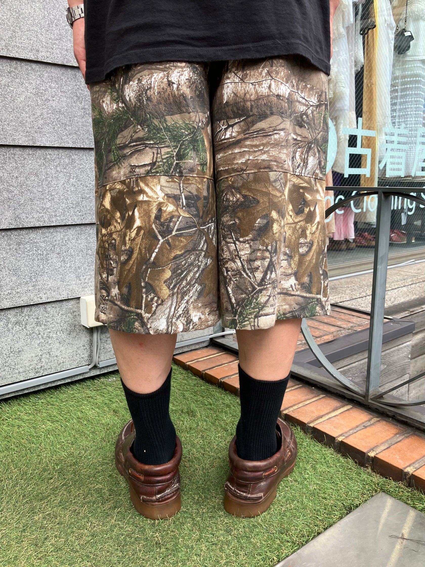 REMAKE  SWEATS DOUBLE KNEE SHORTS