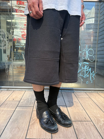 REMAKE  SWEATS DOUBLE KNEE SHORTS