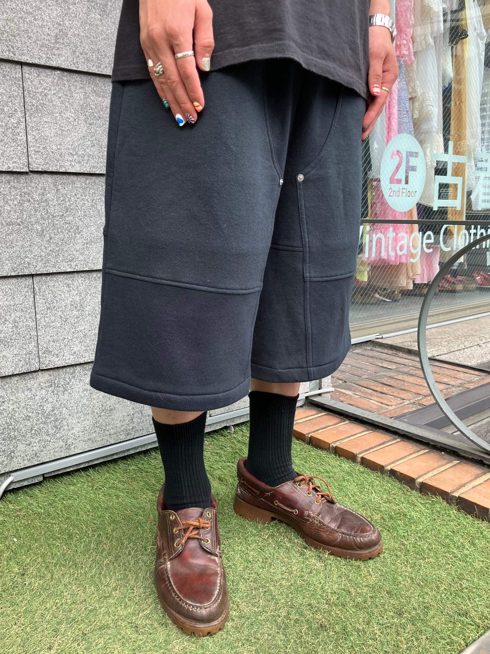REMAKE  SWEATS DOUBLE KNEE SHORTS
