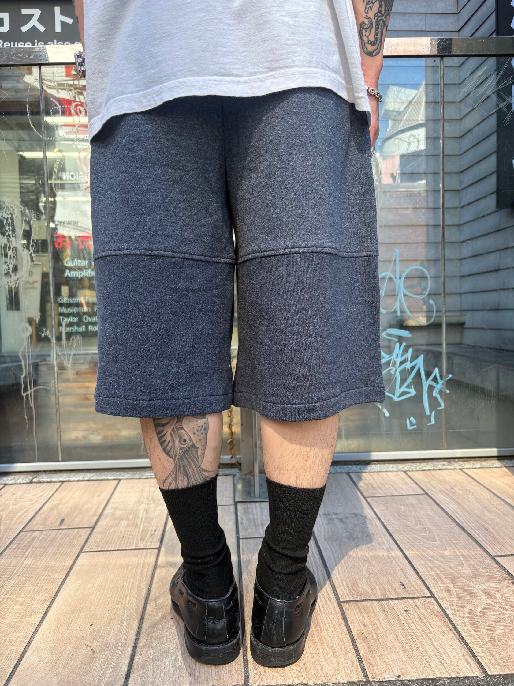 REMAKE  SWEATS DOUBLE KNEE SHORTS
