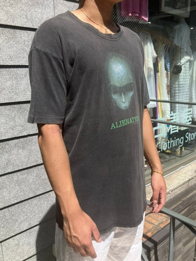 90's BYE DYE「ALIENATED」USA製 グラフィックTシャツ