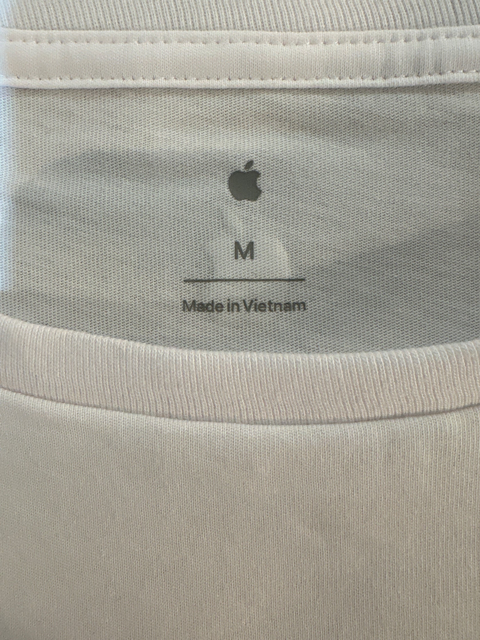 Apple「アメリカアップルパーク限定」公式Tシャツ