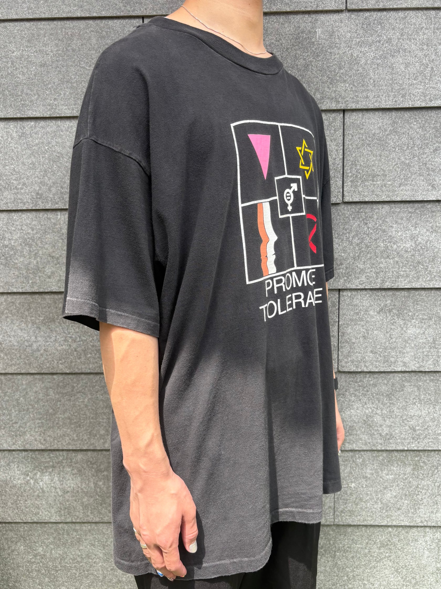 90's「PROMOTETOLERANCE」USA製 メッセージTシャツ