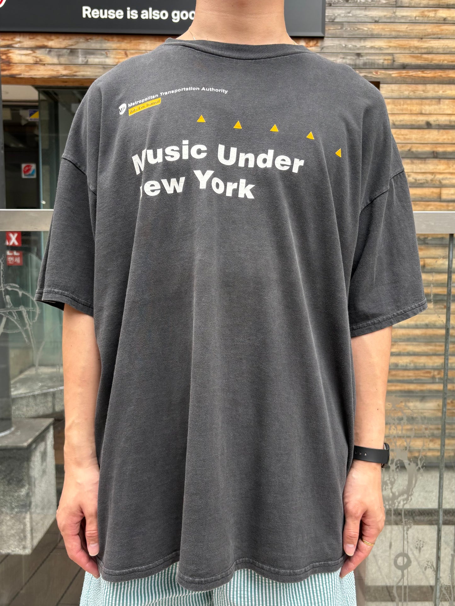 90's「MUNY」グラフィックTシャツ