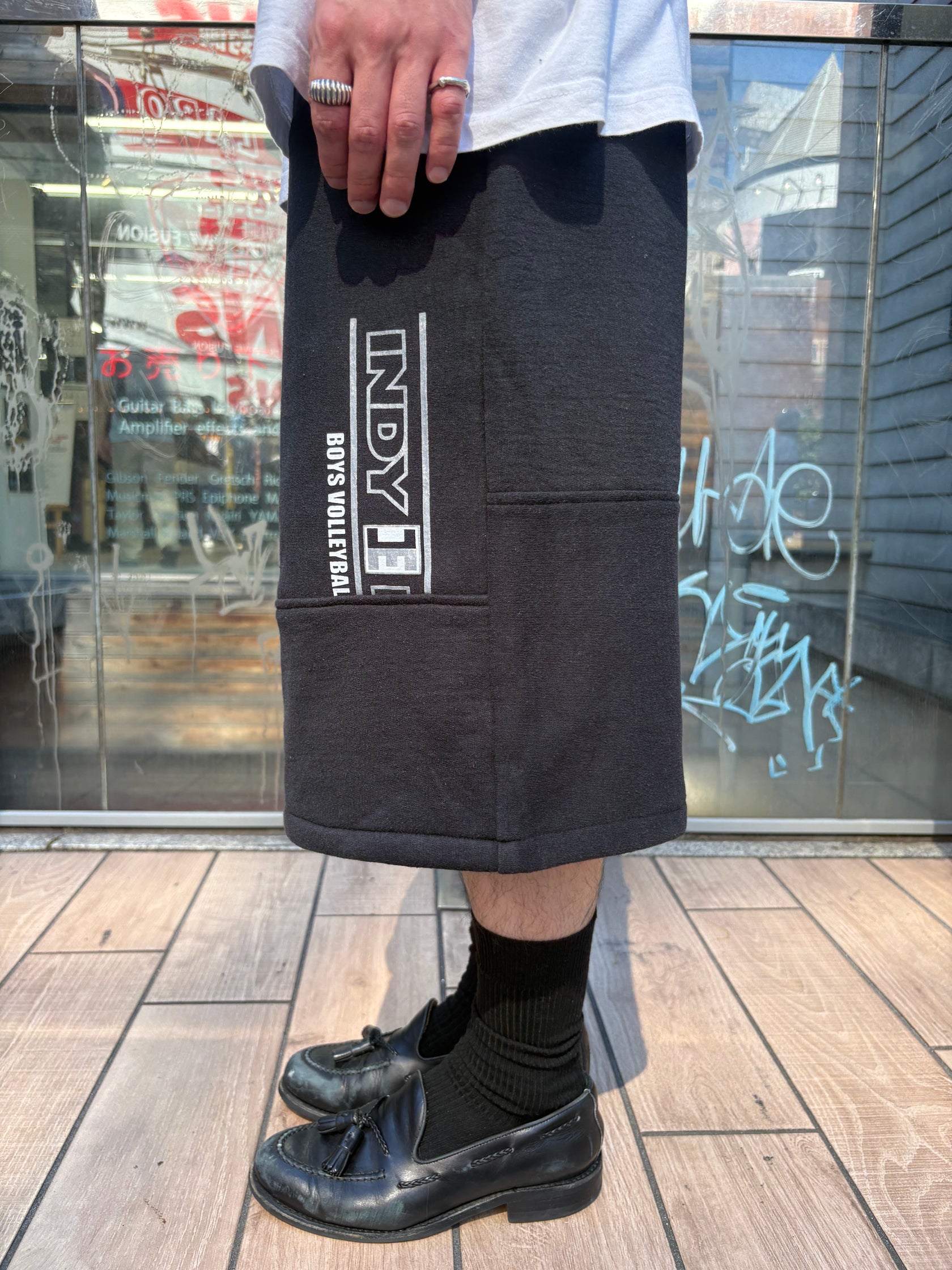 REMAKE  SWEATS DOUBLE KNEE SHORTS
