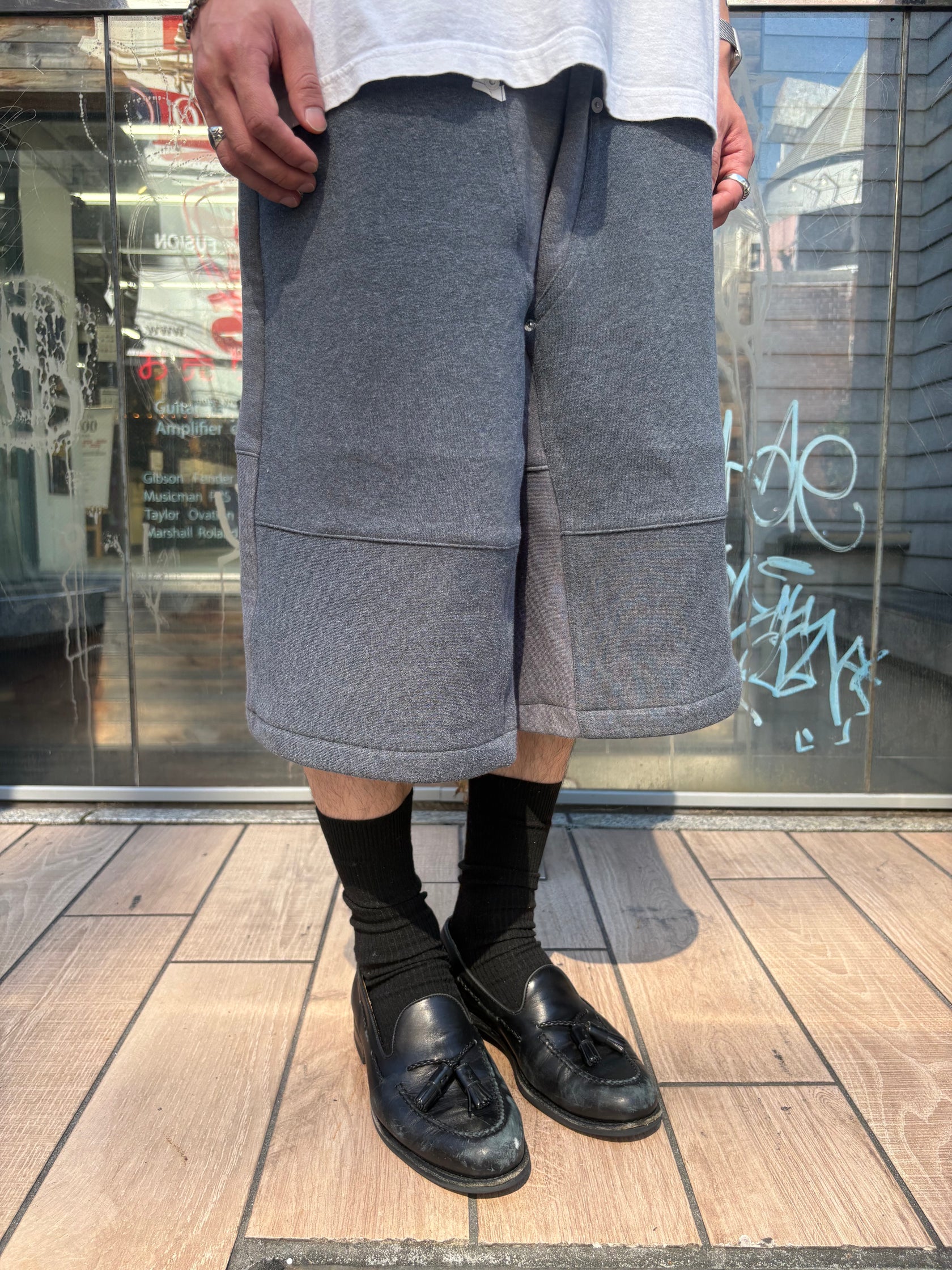 REMAKE  SWEATS DOUBLE KNEE SHORTS