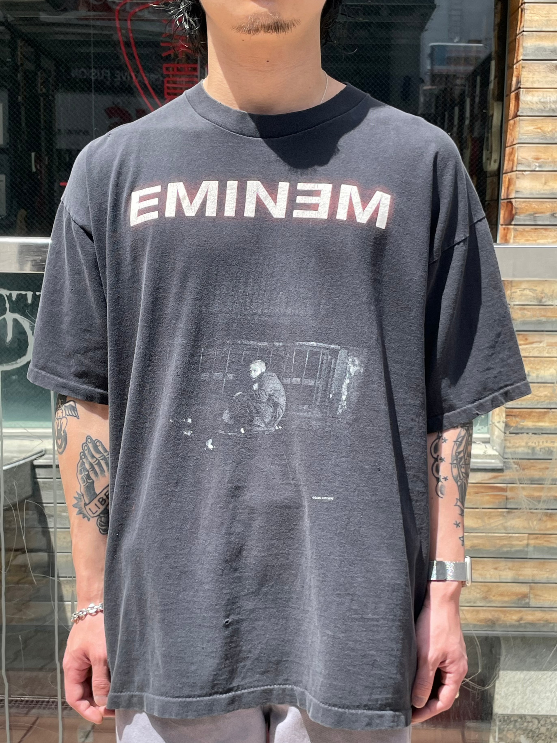 00's EMINEM「The Marshall Mathers LP」グラフィックTシャツ – FUJI STORE 00's EMINEM「The Marshall Mathers LP」グラフィックTシャツ – FUJI STORE