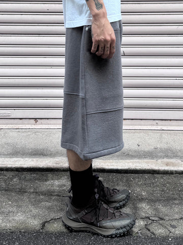 REMAKE  SWEATS DOUBLE KNEE SHORTS
