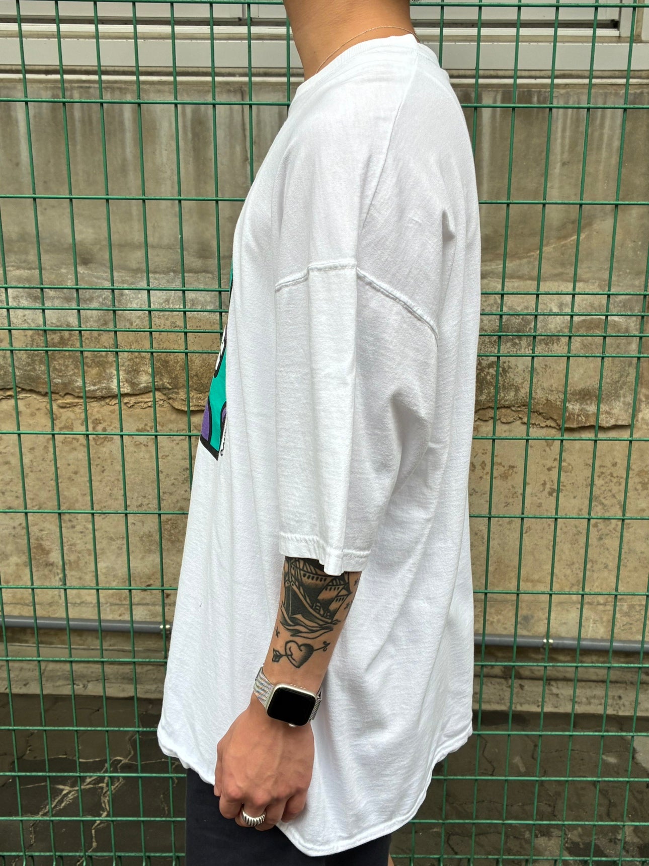 00's「BRADYSMITH ART PRINT」 ホワイトTシャツ