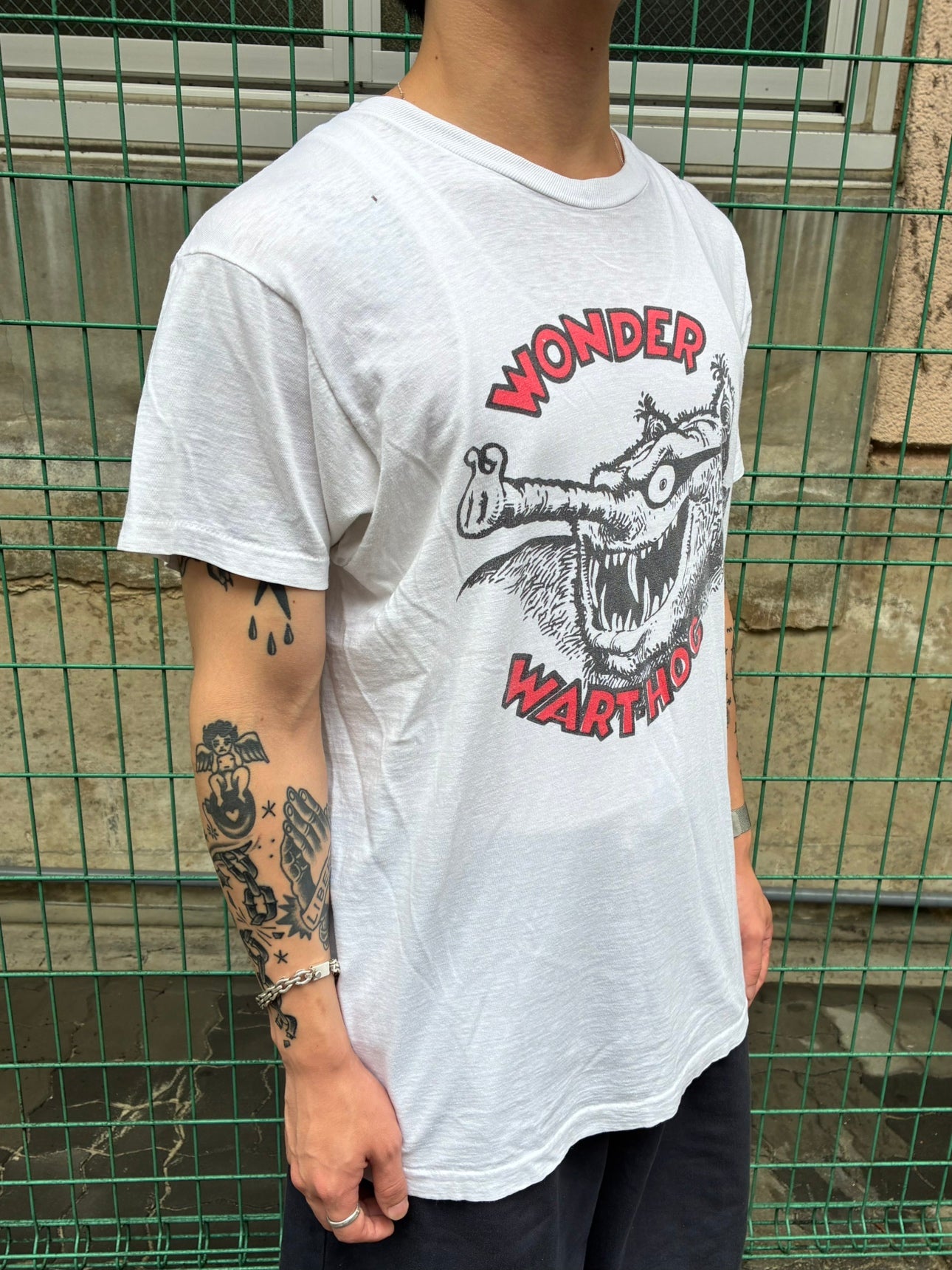 90's「WONDER WART HOG」ホワイトTシャツ