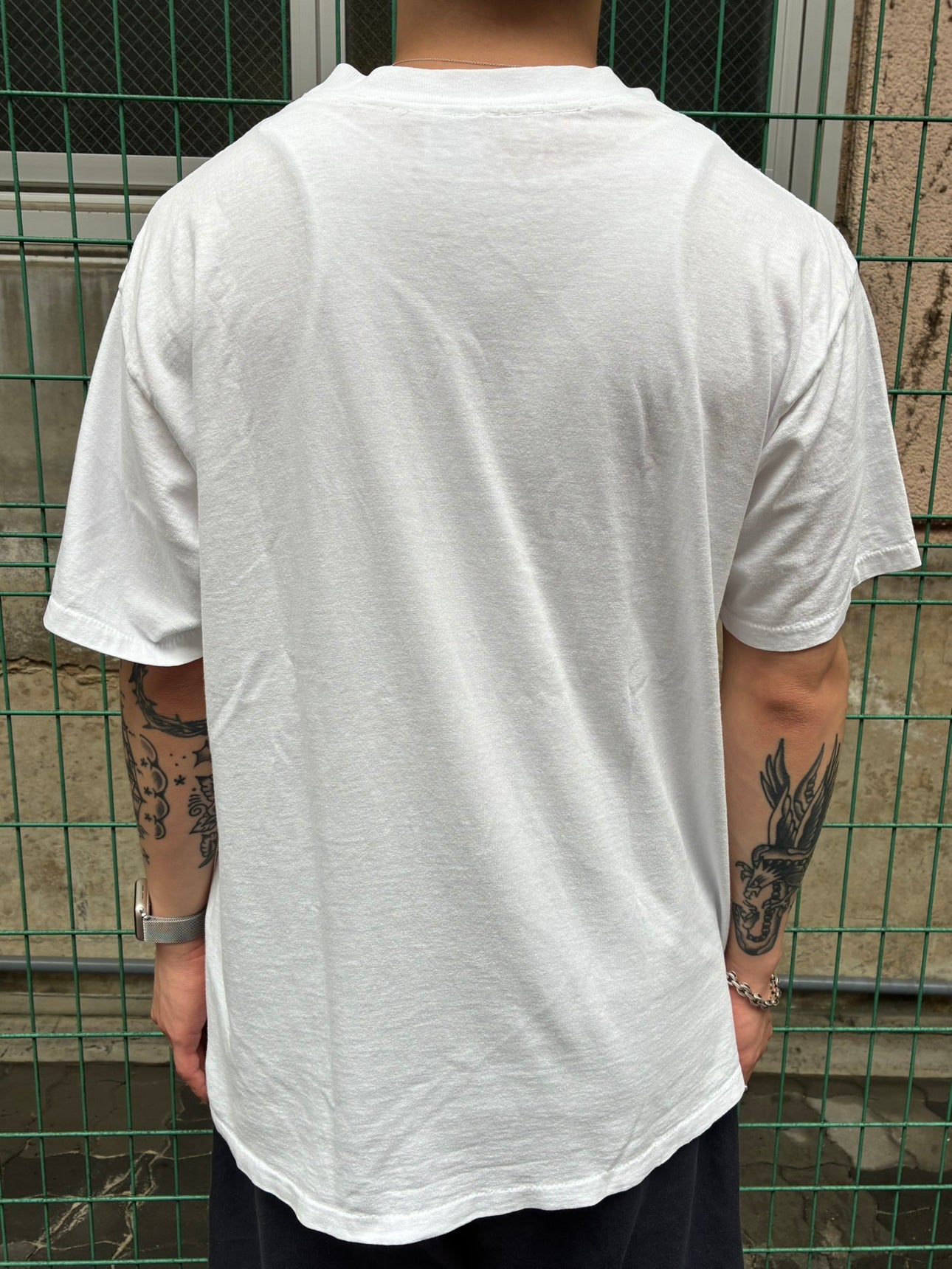 90's「SAVE EARTH GRAPHIC PRINT」USA製 ホワイトTシャツ