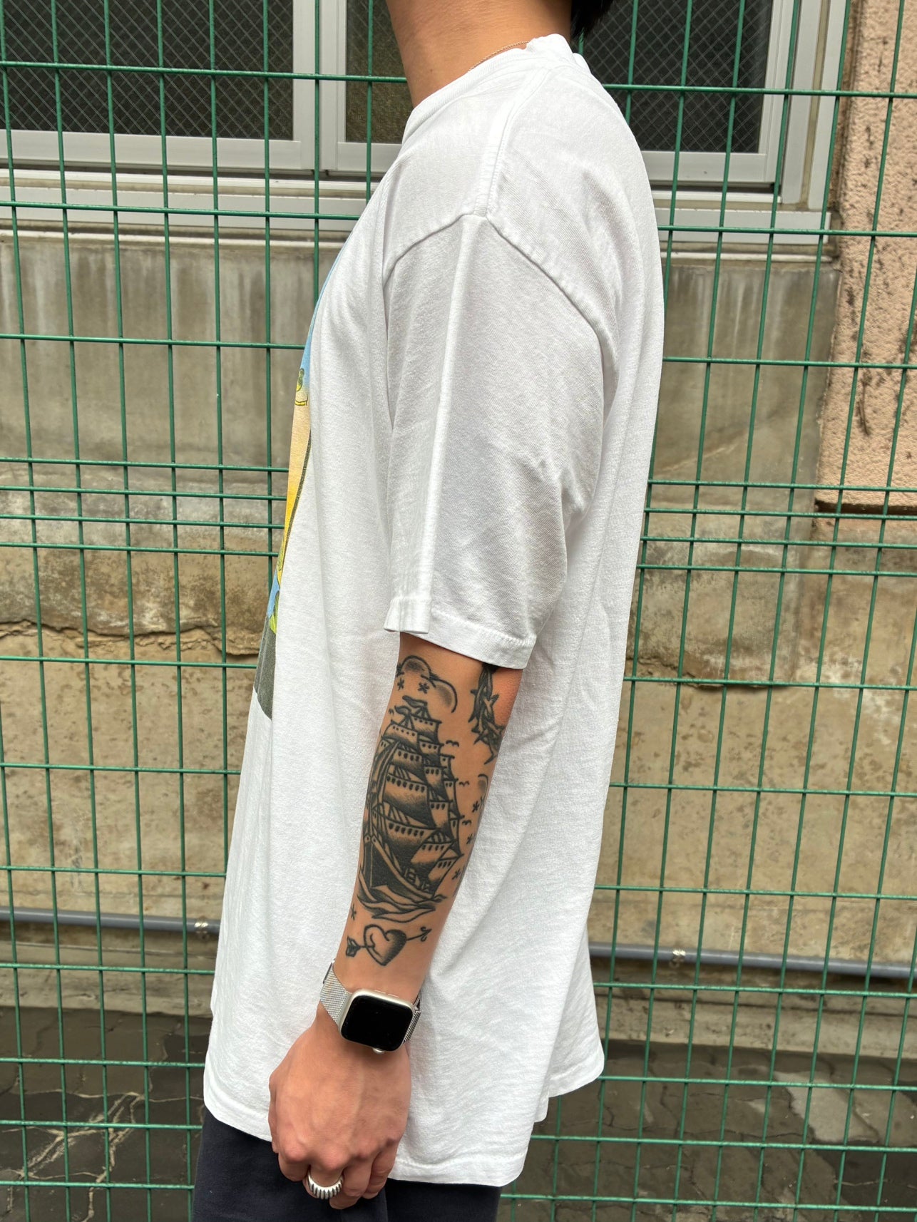90's「SAVE EARTH GRAPHIC PRINT」USA製 ホワイトTシャツ