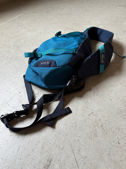00's PATAGONIA「Atom Sling 8L」ショルダーバッグ