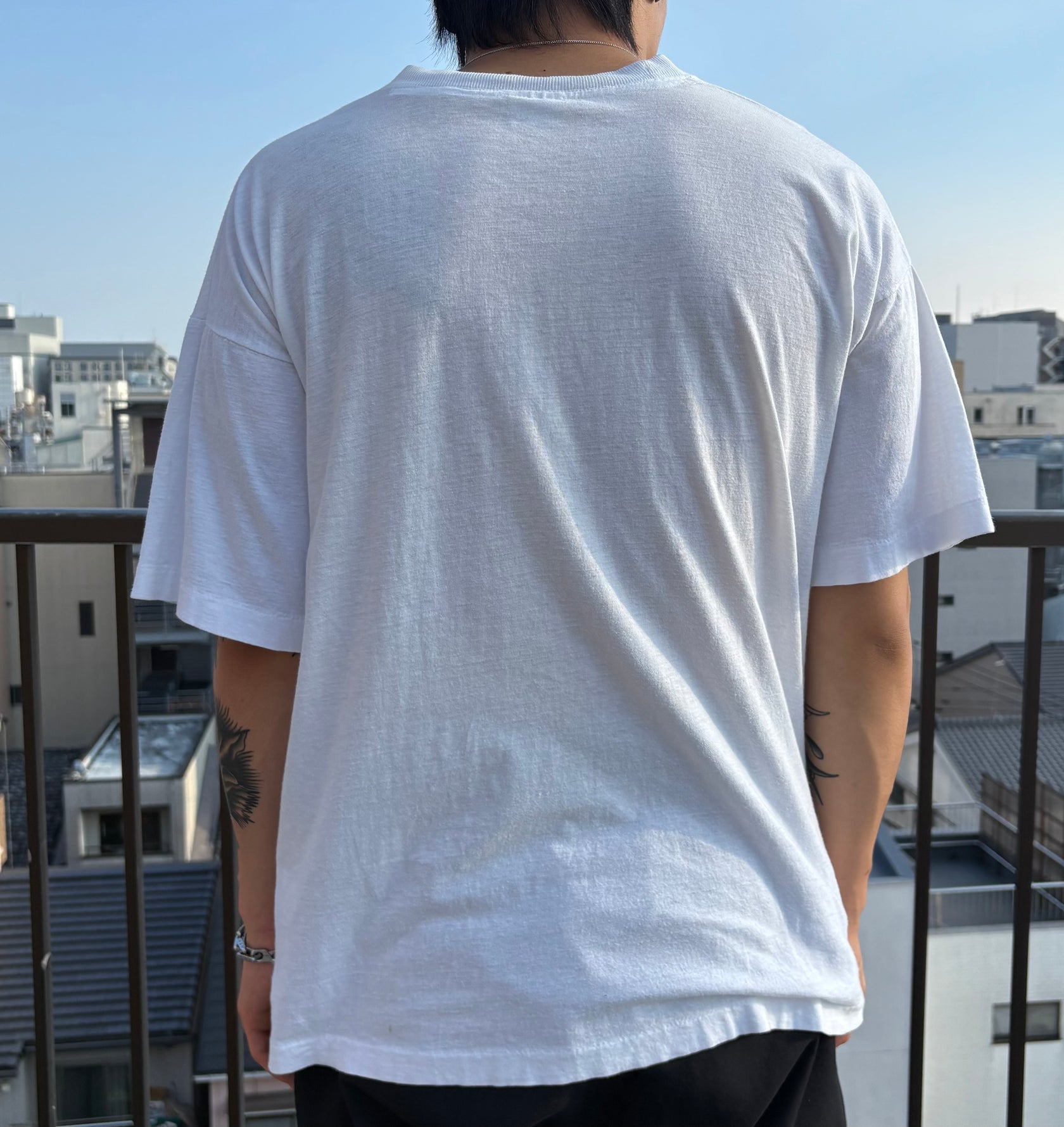 90's「Black＆White Lovers」グラフィックTシャツ