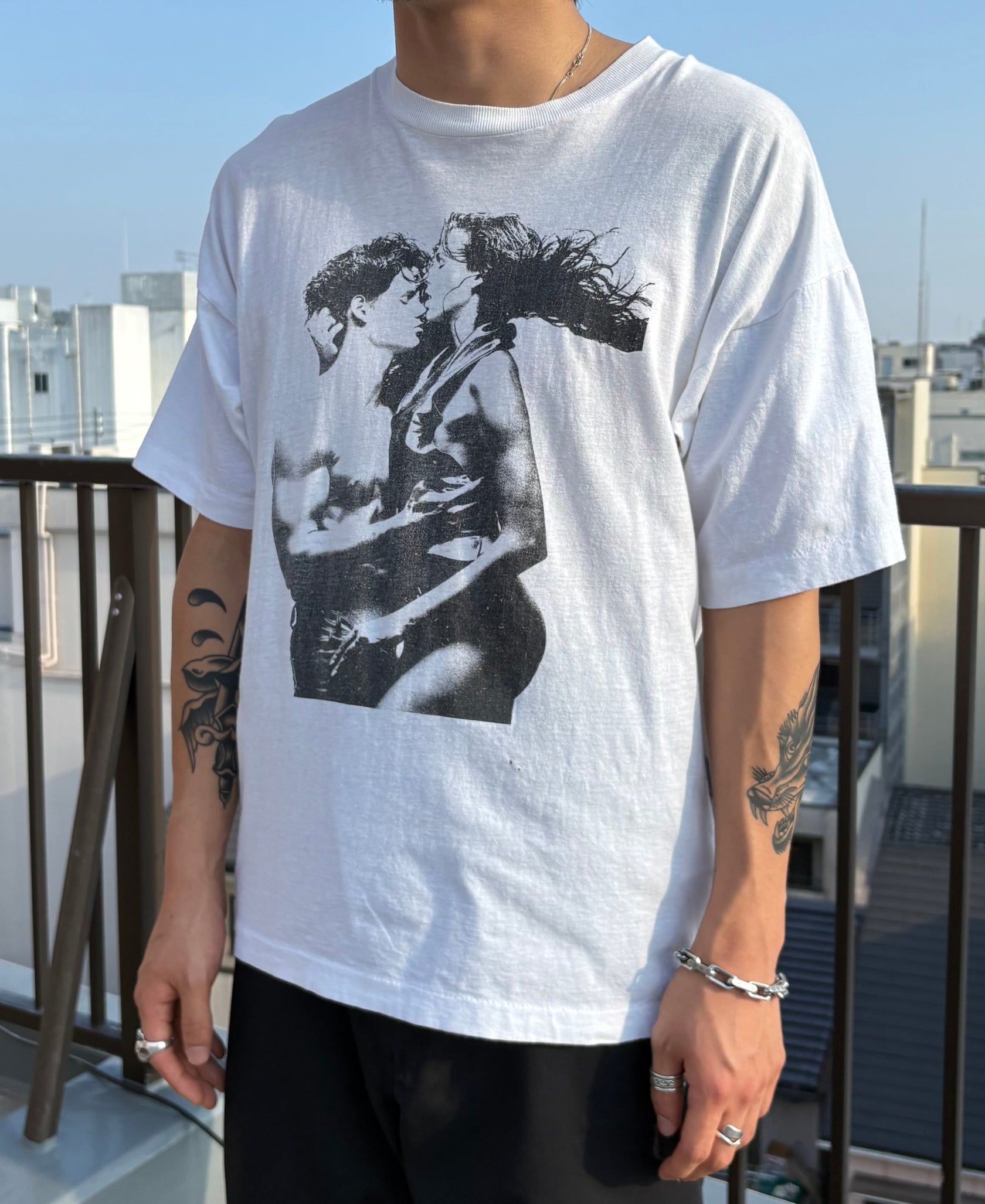 90's「Black＆White Lovers」グラフィックTシャツ
