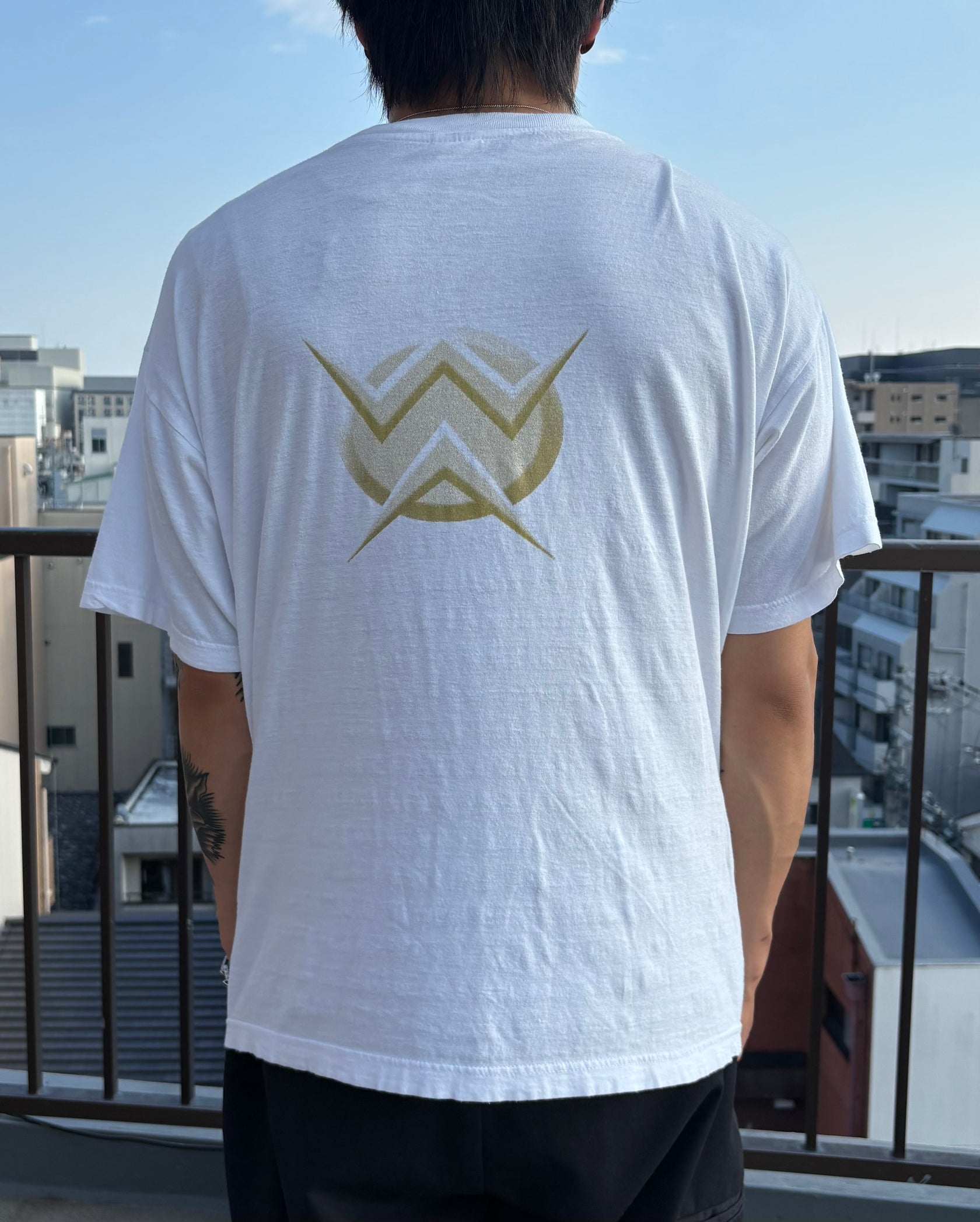 90's「Worlds apart」グラフィックTシャツ