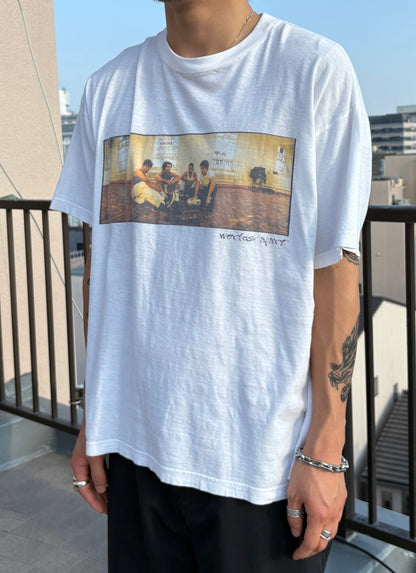 90's「Worlds apart」グラフィックTシャツ