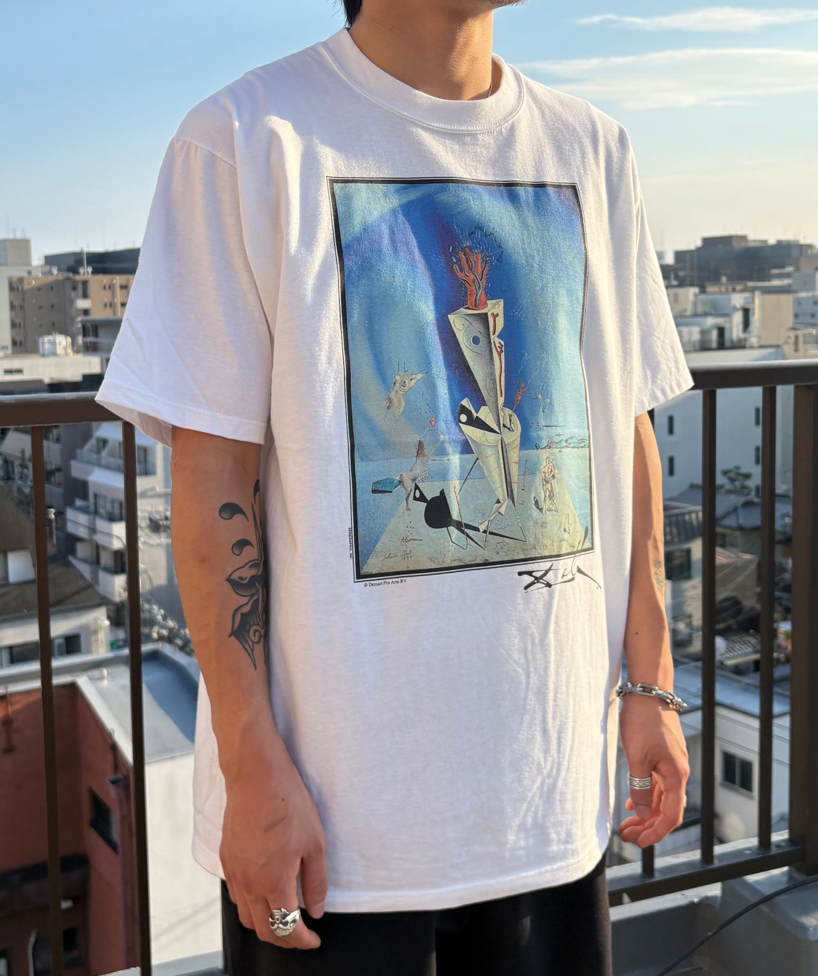 90's「Dali Apparatus and Hand」アートTシャツ
