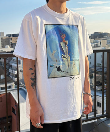 90's「Dali Apparatus and Hand」アートTシャツ