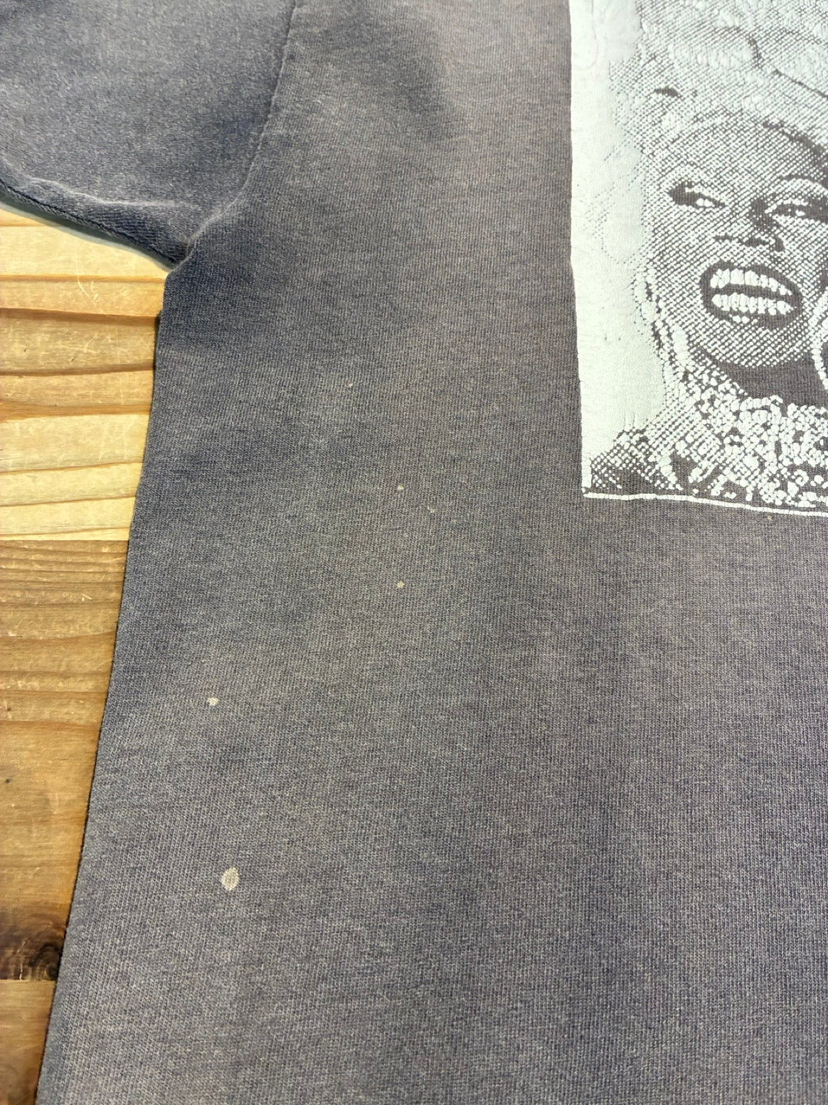 90's OLD GHOSTS「IT TAKES BALLS TO BE YOURSELF」グラフィックTシャツ