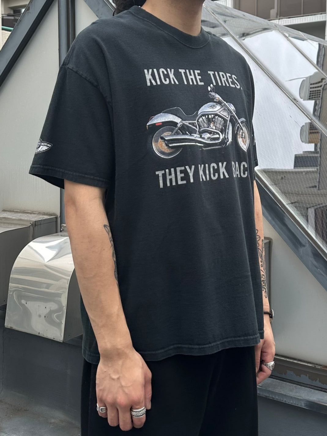 00's HARLEY-DAVIDSON 「Kick The Tires Staff Tee」ハーレーTシャツ