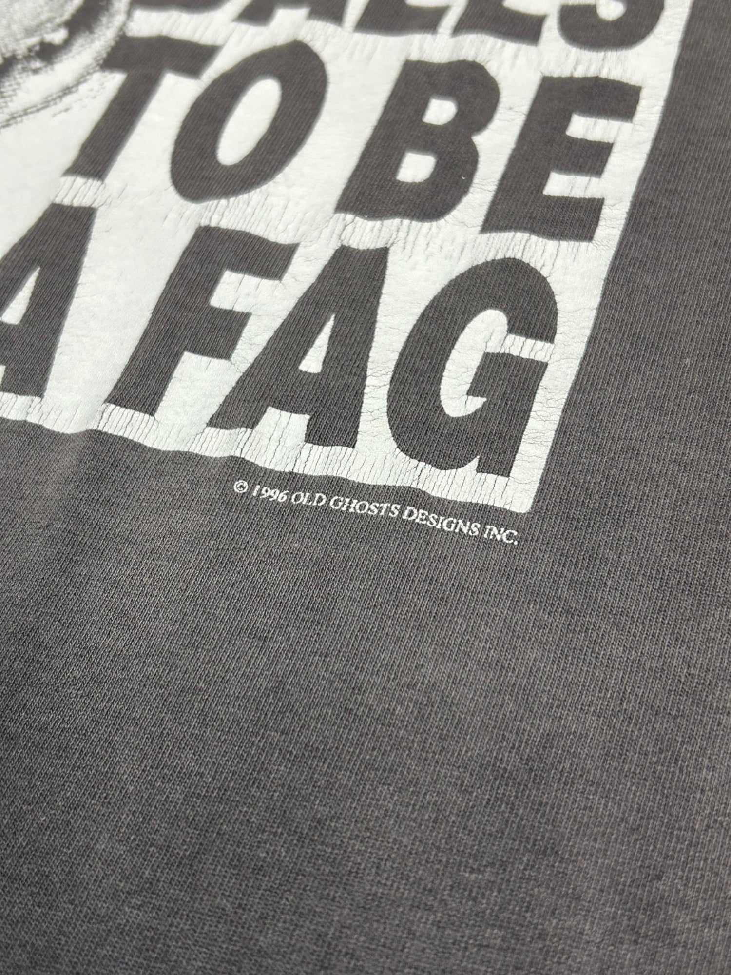 90's OLD GHOSTS「IT TAKES BALLS TO BE YOURSELF」グラフィックTシャツ